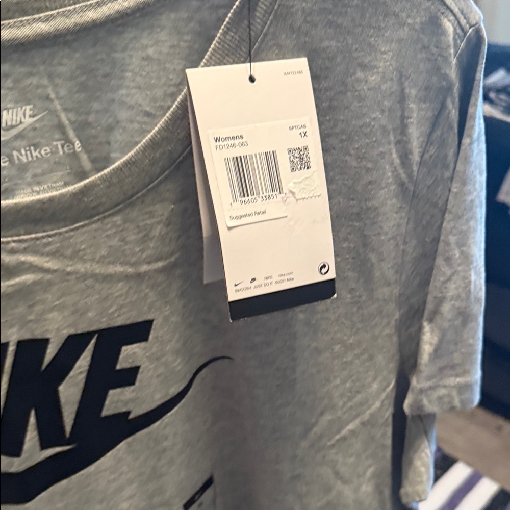 2/$25 Nike woman’s Heather Gray Tee with Black Logo size 1X NWT set of 2 - Picture 3 of 5